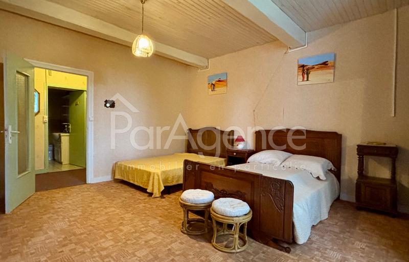 Maison - 253 m² - 14 pièces