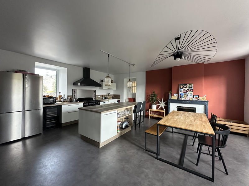 Maison - 357 m² - 11 pièces