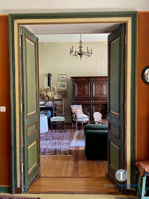 Maison ancienne - 700 m² - 14 pièces