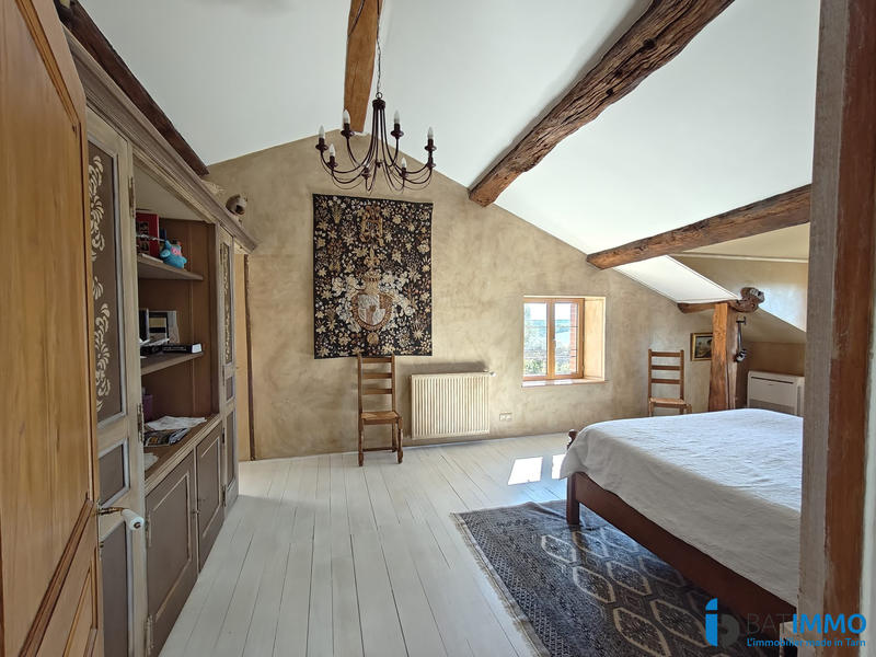 Maison - 576 m² - 14 pièces