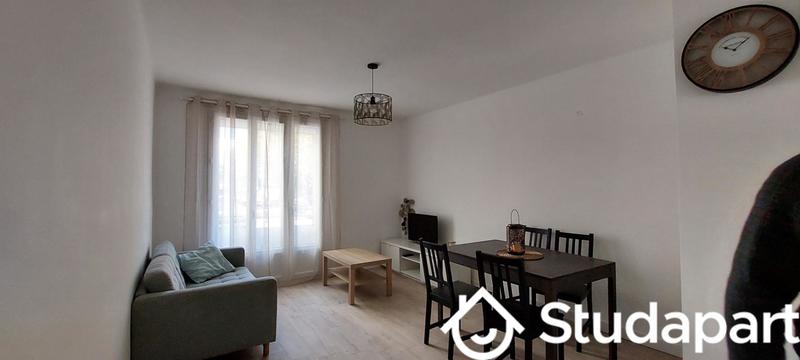 Chambre - 9 m² - 1 pièce