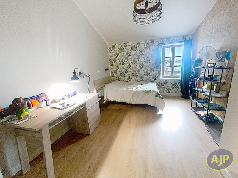 Maison - 182 m² - 4 pièces