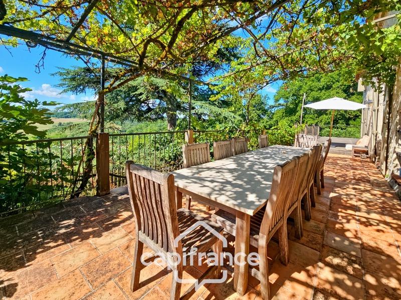 Propriété - 474 m² - 14 pièces