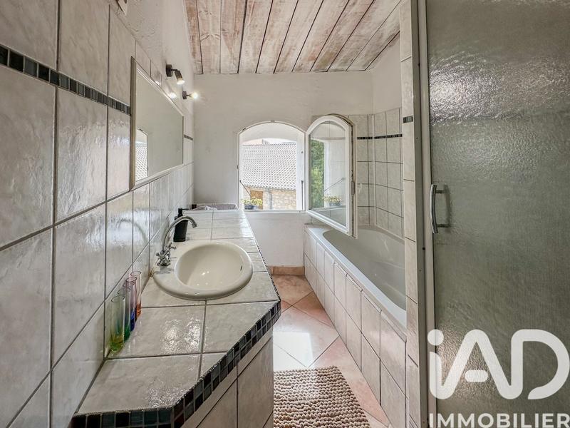 Appartement - 80 m² - 3 pièces