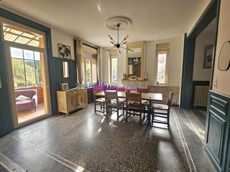 Maison - 182 m² - 10 pièces