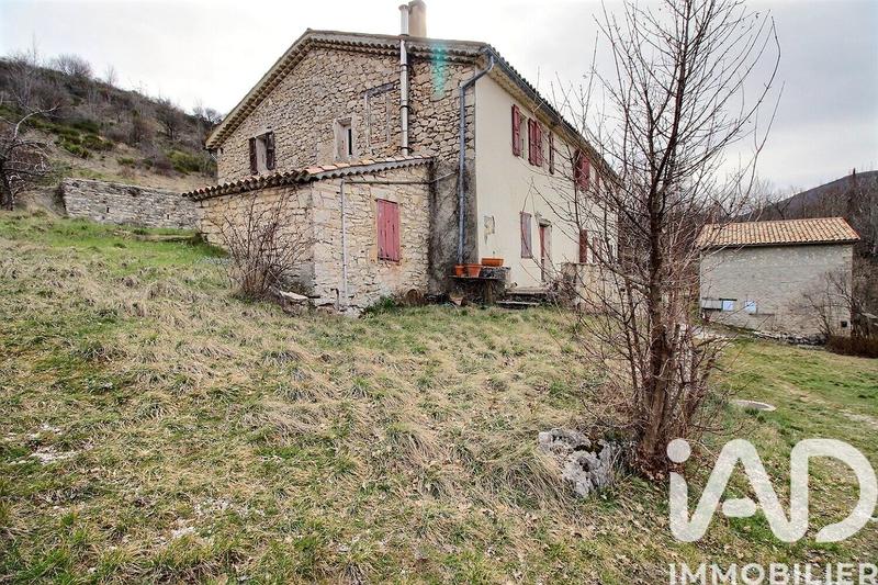 Maison - 238 m² - 6 pièces