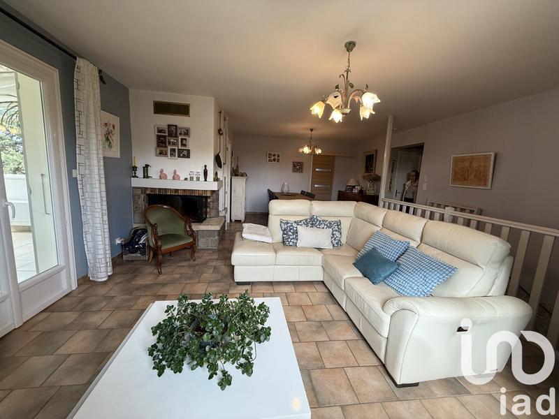 Maison - 250 m² - 8 pièces