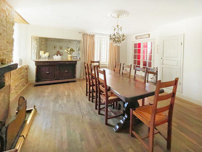 Maison - 218 m² - 12 pièces