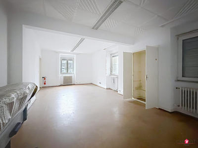 Maison - 220 m² - 8 pièces