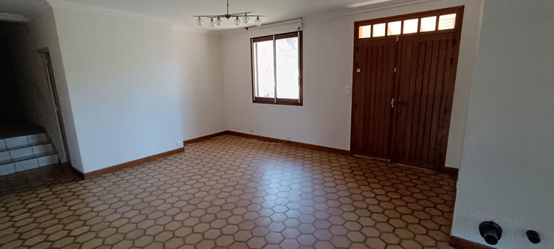 Maison - 230 m² - 7 pièces