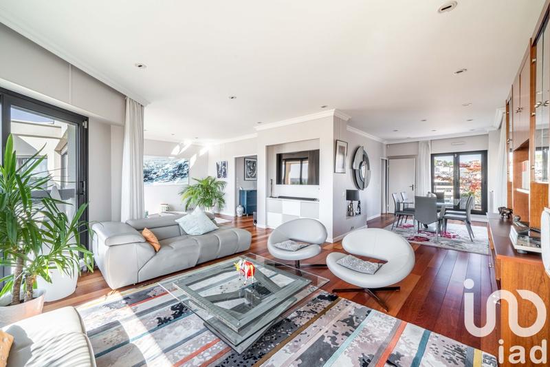 Duplex - 239 m² - 7 pièces