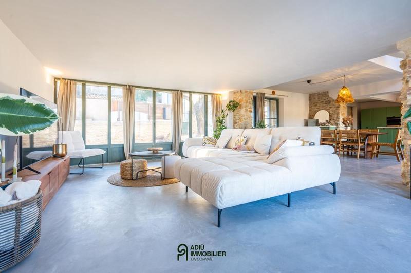 Mas - 230 m² - 7 pièces