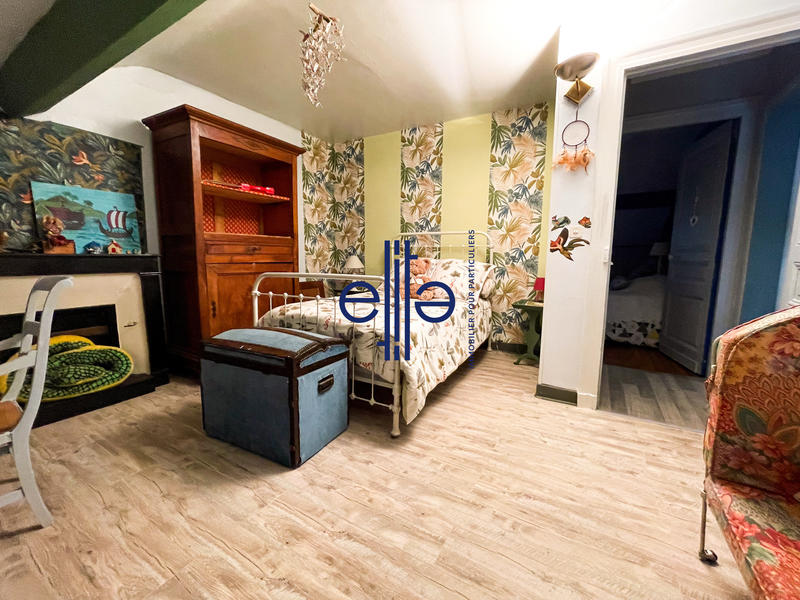 Maison - 278 m² - 10 pièces