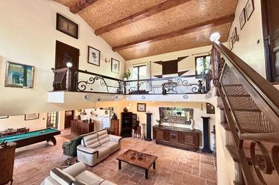 Maison - 450 m² - 10 pièces