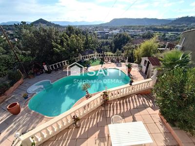 Maison - 160 m² - 5 pièces