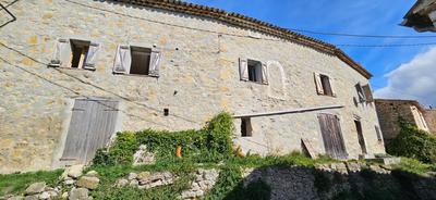 Maison - 230 m² - 6 pièces