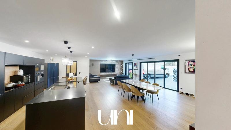 Maison - 160 m² - 6 pièces