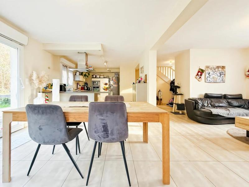 Maison - 103 m² - 4 pièces