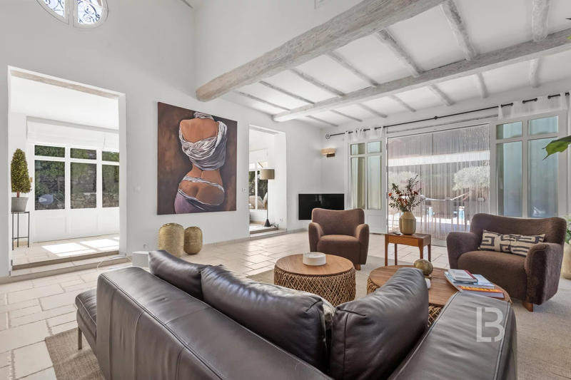 Maison - 451 m² - 15 pièces