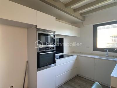 Maison - 220 m² - 9 pièces