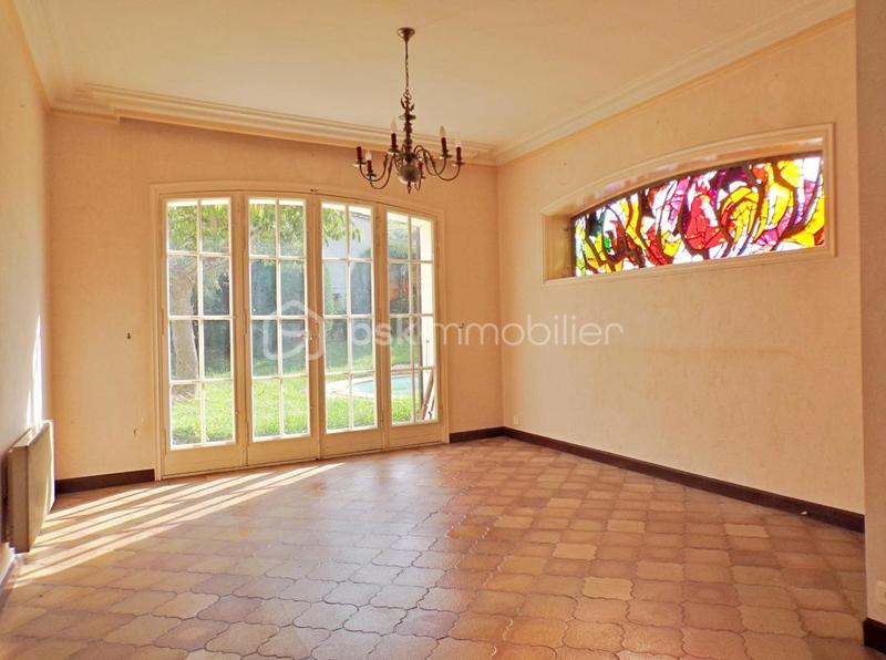 Maison traditionnelle - 197 m² - 7 pièces