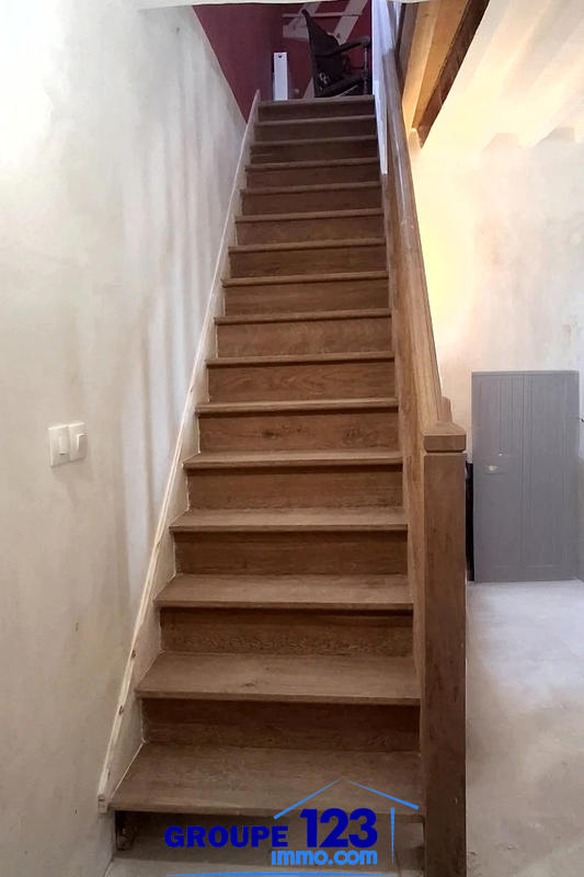 Maison - 220 m² - 6 pièces