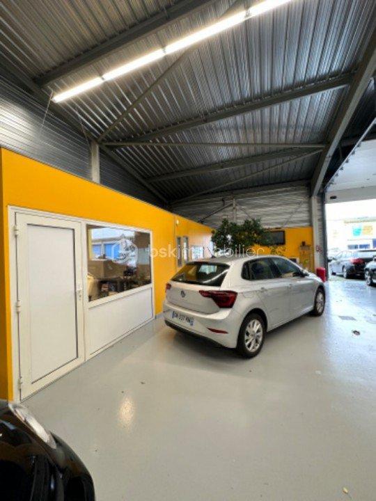 Immeuble - 330 m² - 1 pièce