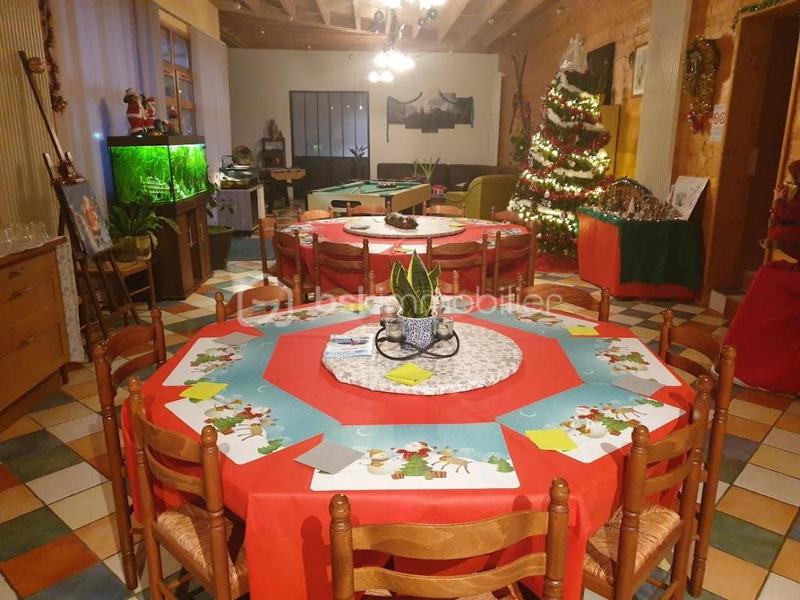 Maison - 435 m² - 12 pièces