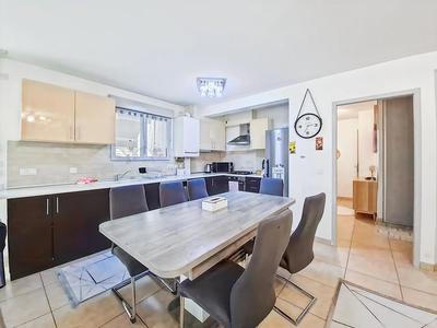 Appartement - 90 m² - 4 pièces