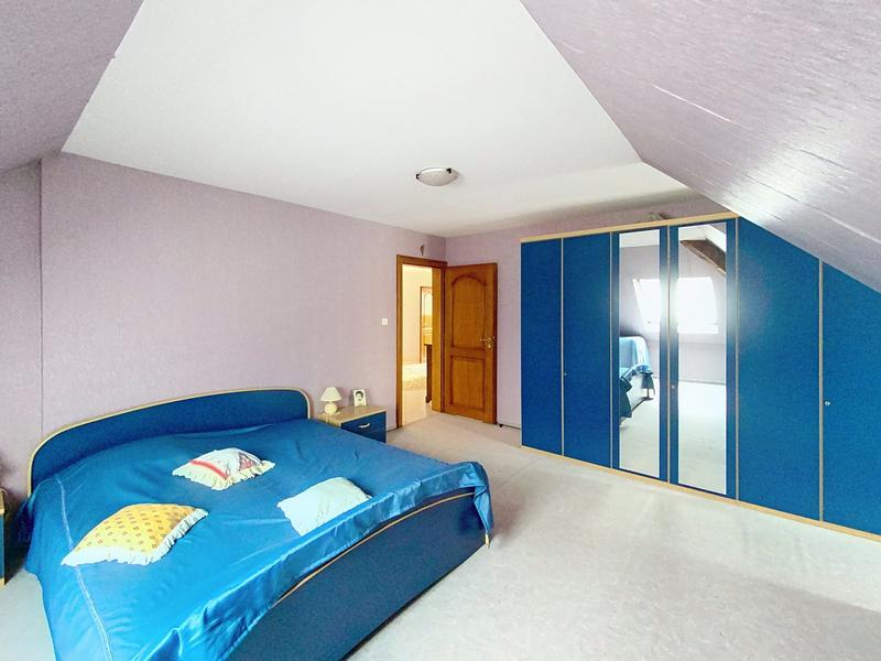 Villa - 272 m² - 6 pièces