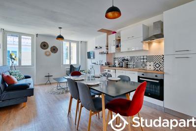 Chambre - 9 m² - 1 pièce