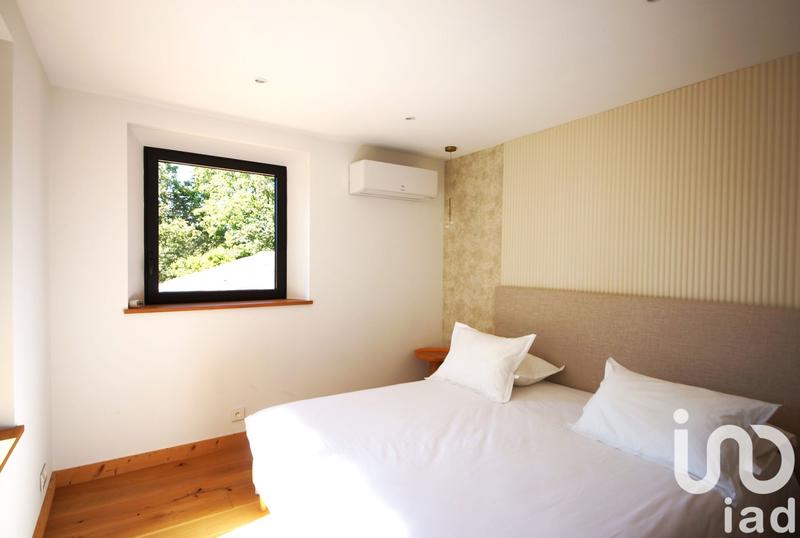 Maison - 250 m² - 9 pièces