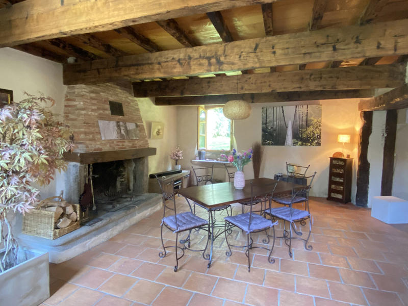 Maison - 360 m² - 8 pièces