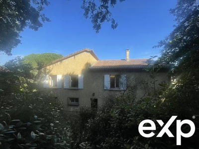 Maison - 228 m² - 9 pièces