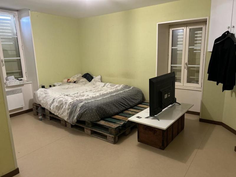 Immeuble - 1 m² - 8 pièces