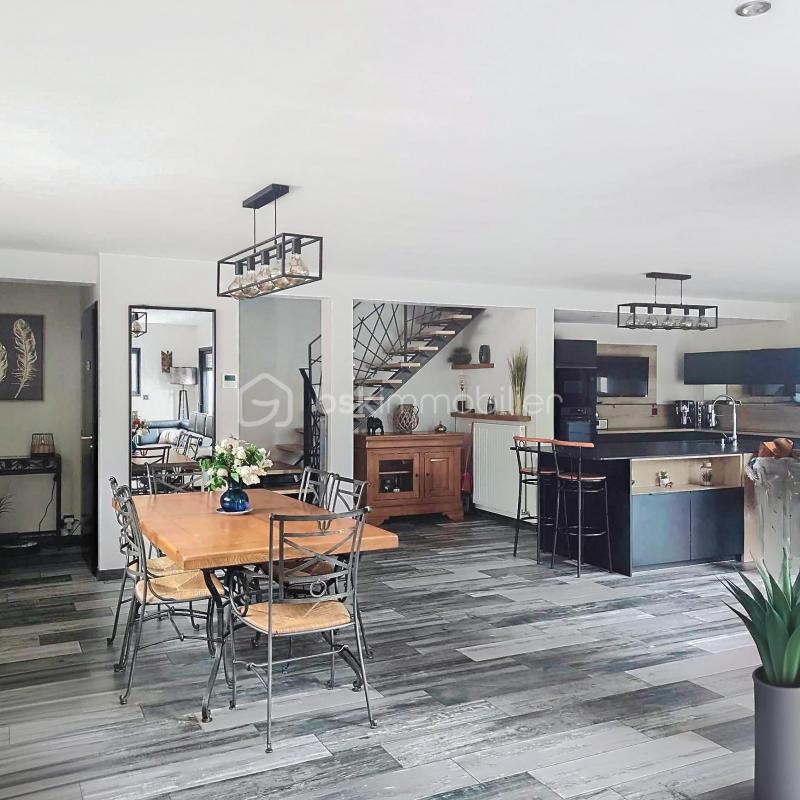 Maison - 290 m² - 11 pièces