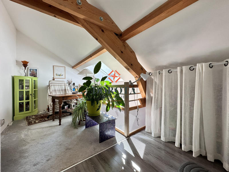 Maison traditionnelle - 111 m² - 5 pièces