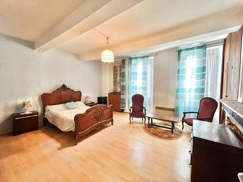 Maison - 204 m² - 8 pièces