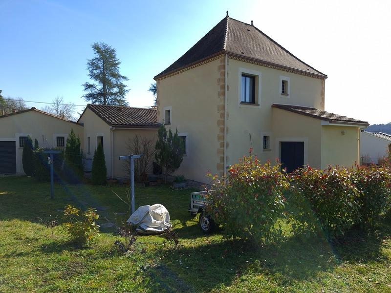 Maison - 153 m² - 9 pièces