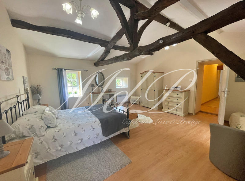 Maison de campagne - 360 m² - 11 pièces