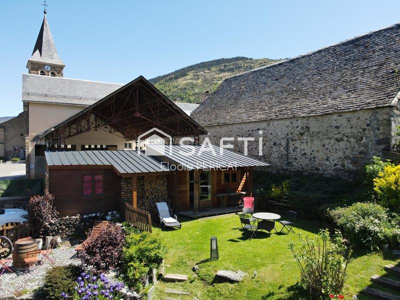 Maison - 280 m² - 9 pièces