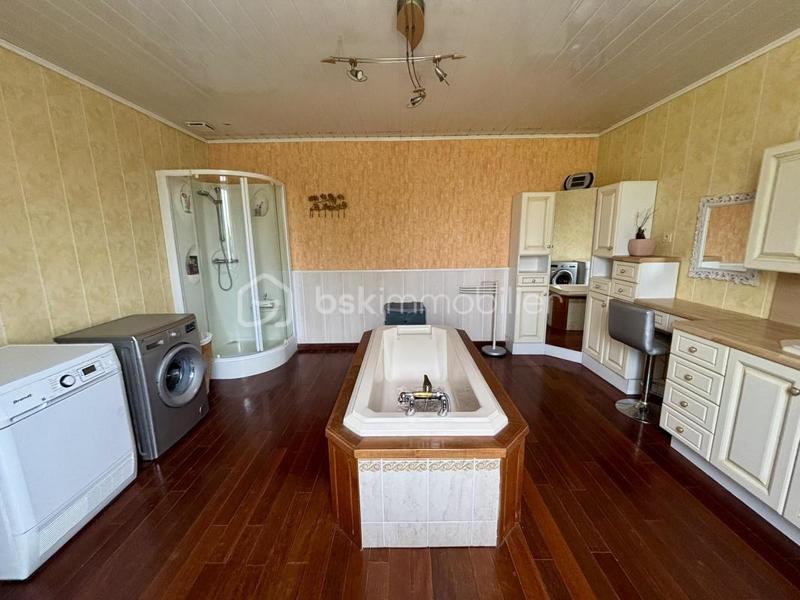 Maison - 197 m² - 5 pièces