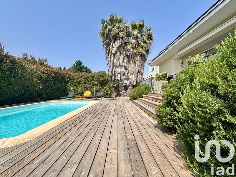 Maison - 198 m² - 6 pièces