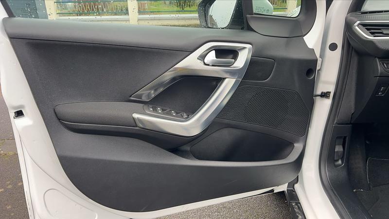 Peugeot 2008 1.2 PureTech 110 Eat6 Allure