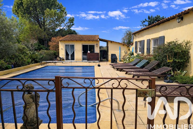 Maison - 210 m² - 7 pièces