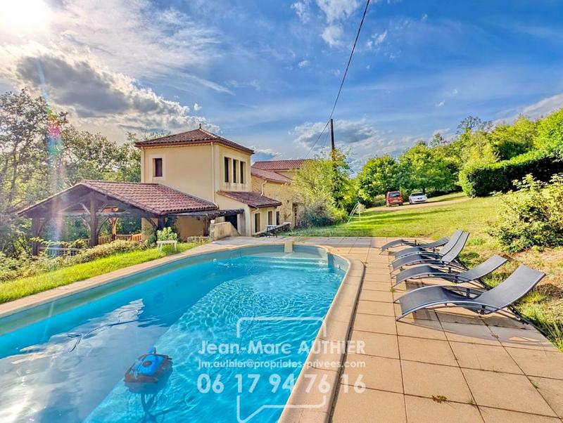 Maison - 212 m² - 8 pièces