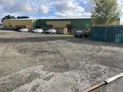 Local d'activités - 950 m²