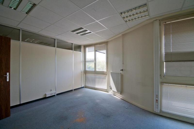 Bureau - 473 m²