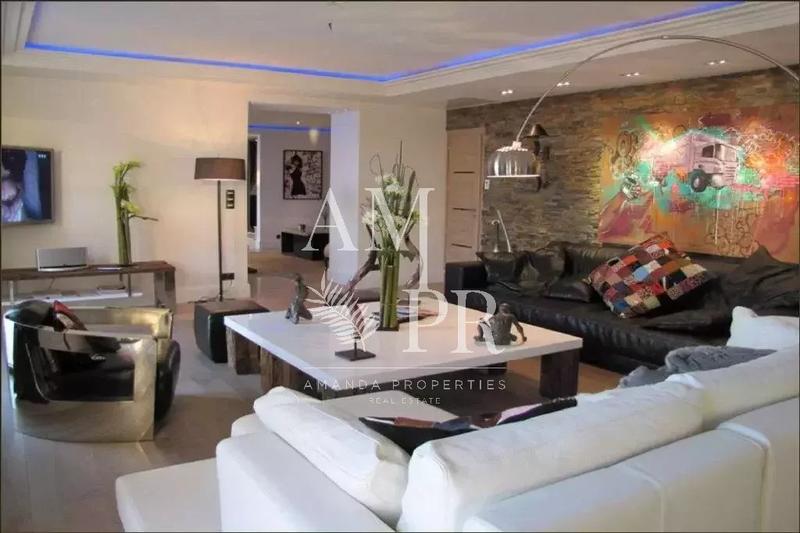 Villa - 600 m² - 8 pièces