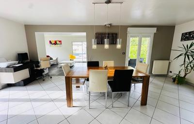 Maison - 122 m² - 5 pièces